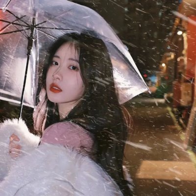 万花吐艳满堂春